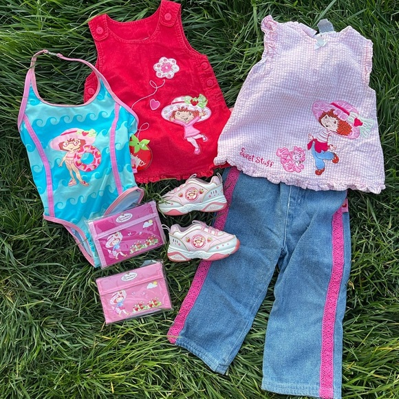 Deadstock Vintage Y2K strawberry shortcake bathing suit - Picture 7 of 7